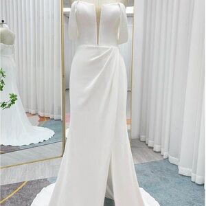 Elegant White wedding dress